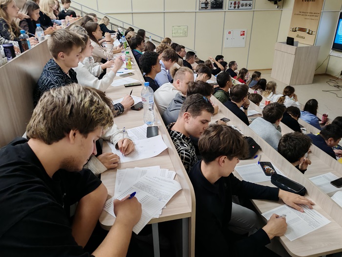 В День языков народов России более 400 первокурсников МПГУ проверили свои этнографические знания, приняв участие в Московской этнографической олимпиаде