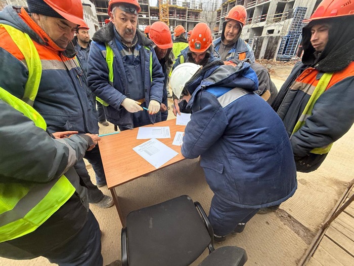 Иностранные строители, возводящие в Москве дома по программе реновации, прослушали Адаптационный курс, направленный на знакомство со столицей