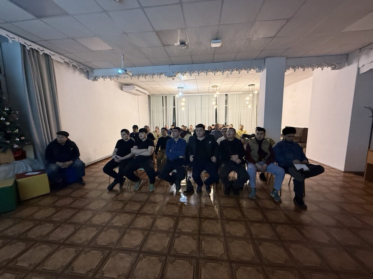 Мигранты, работающие в Басманном округе столицы, прослушали лекцию в рамках Московского адаптационного курса